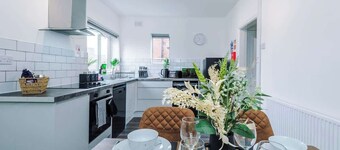 Stylish Modern 3BR | Wigan Escape | Free Parking