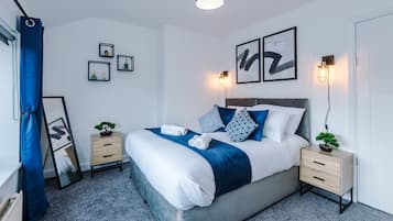 3 bedrooms, iron/ironing board, free WiFi, bed sheets