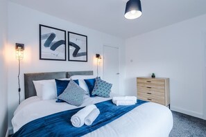 4 chambres, fer et planche à repasser, accès au Wi-Fi (inclus)