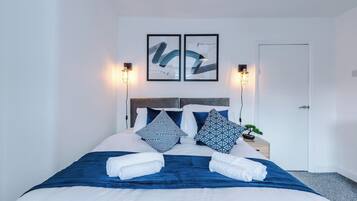 3 bedrooms, iron/ironing board, free WiFi, bed sheets