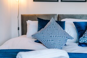 3 bedrooms, iron/ironing board, free WiFi, bed sheets