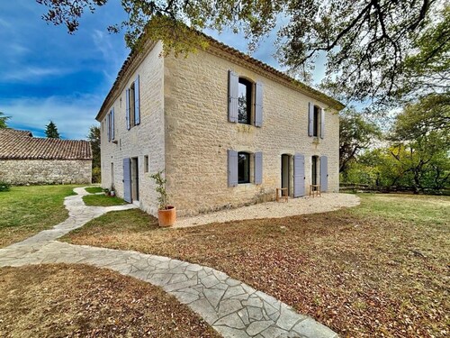 Gîte and swimming pool south of the Lot / 2 pers / Pâquerette