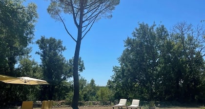 Nouveau GĂźte avec piscine dans un parc au sud du Lot
