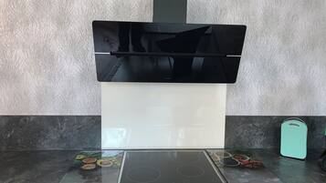 Fridge, microwave, oven, coffee/tea maker