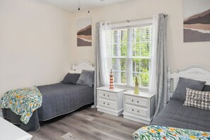 3 bedrooms, desk, iron/ironing board, free WiFi