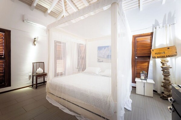 Villa Deluxe, 6 chambres, climatisation, vue jardin | 4 chambres, fer et planche à repasser, Wi-Fi gratuit