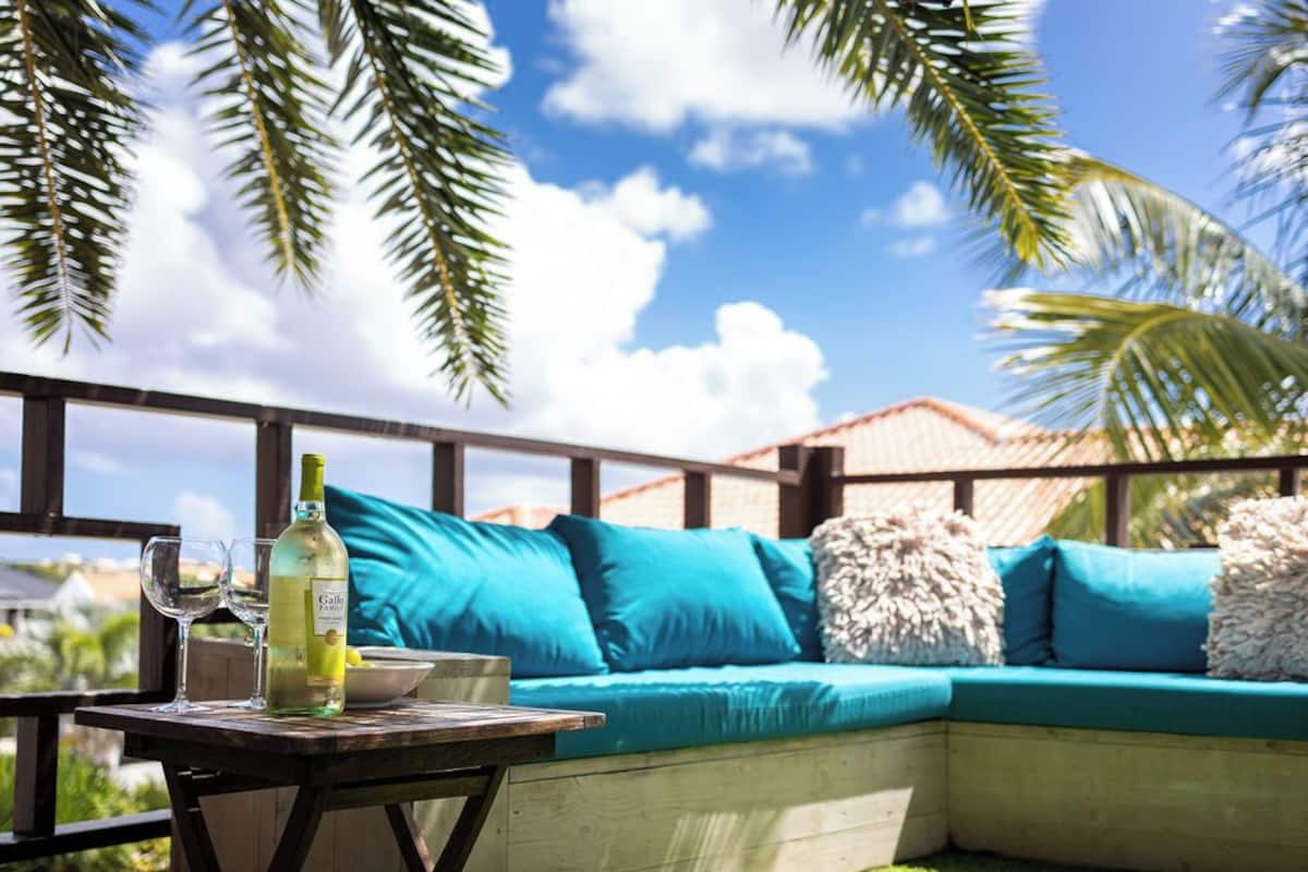 Panoramic Apartment, 1 King Bed, Kitchenette, Garden View