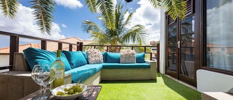 Panoramic Apartment, 1 King Bed, Kitchenette, Garden View | Terrace/patio