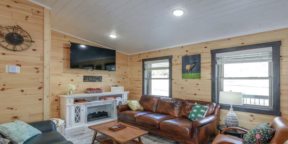 Yellowstone Escape! Unit 3 Main Level - Gardiner, MT