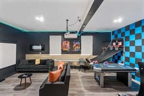 Games room - Emerald Lakes | Theater, Game Room, Firepit (Long Pond)