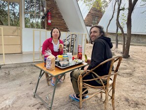 Bao gồm bữa sáng đặc sản địa phương hàng ngày 