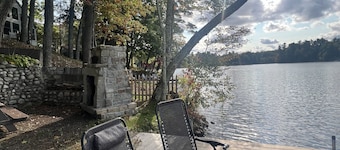 Year-round 3-bedroom WATERFRONT Windham cabin with WiFi