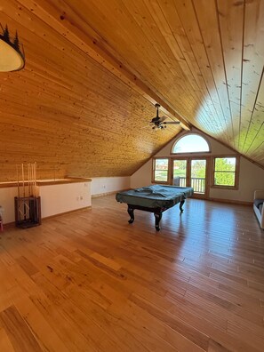Games room - Beautiful 3 bed, 3.5 bath at Cedar Stone in Eminence MO. Sleeps up to 16 guests. (Eminence)