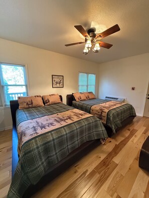 3 dormitoris, un bressol de viatge, wifi gratuïta i roba de llit 