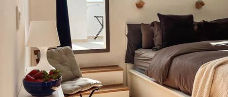 Desk, iron/ironing board, free WiFi, bed sheets