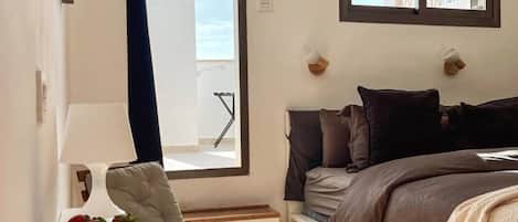 Desk, iron/ironing board, free WiFi, bed sheets