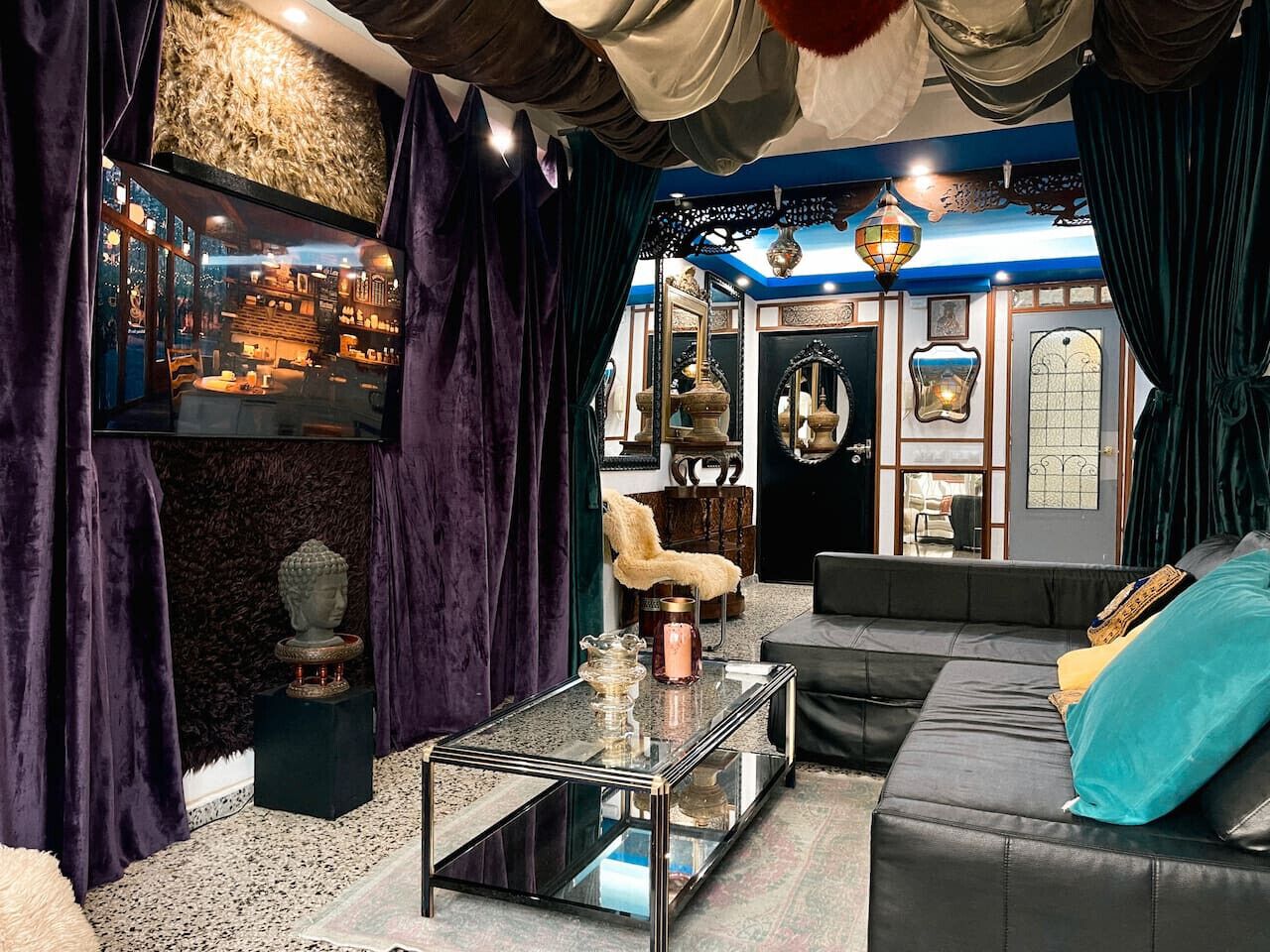 Smart TV, stereo, offices