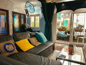 Téléviseur connecté, chaßne audio, bureau