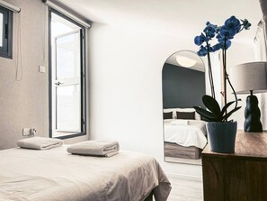 Desk, iron/ironing board, free WiFi, bed sheets