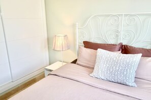 Desk, iron/ironing board, free WiFi, bed sheets