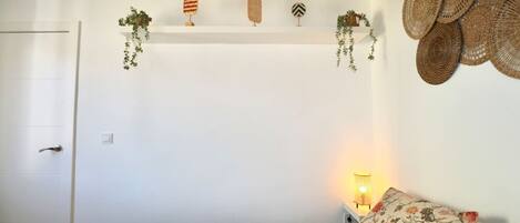 1 chambre, bureau, fer et planche à repasser, Wi-Fi