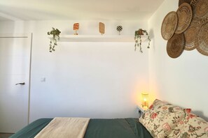 1 bedroom, desk, iron/ironing board, WiFi