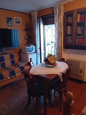 Dining - PANORAMIC EAGLE - The mountains, 5 minutes from the shops (Montoso)