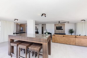 Interior - Lagoon Beach Retreat | Ocean Views | Communal Pool (Cape Town)