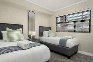 2 Schlafzimmer, Zimmersafe, Bügeleisen/Bügelbrett, WLAN