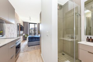 In-room safe, iron/ironing board, internet, bed sheets