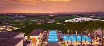 Luxurious 1-BR Suit Address Golf Marassi