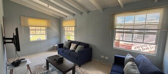 Spacious Upstairs 3-bedroom apartment with AC, WiFi in delightful Christ Church.