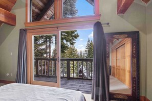 5 bedrooms, individually decorated, individually furnished, desk - Carnelian Bay Getaway (Carnelian Bay)