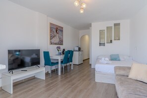 1 bedroom, iron/ironing board, Internet, bed sheets