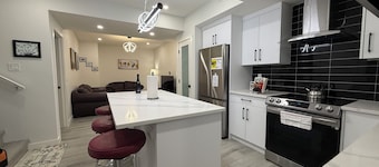 Maxti Guest Suite, Northwest Calgary, Alberta