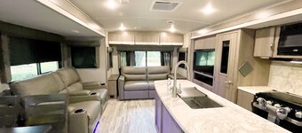 Cozy RV in Lovely Ocala with Fenced Yard, WiFi, AC: Near WEC