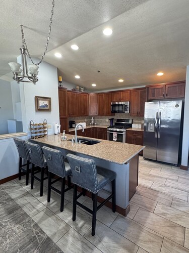 Steps to the Beach & Heart of Cayucos: Welcome to The Whale