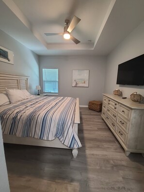 3 quartos, ferros/tábuas de passar roupa, Wi-Fi, roupa de cama