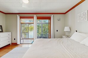 6 Schlafzimmer, Bügeleisen/Bügelbrett, Internetzugang, Bettwäsche