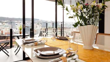 Apartment, 2 Bedrooms | Living area