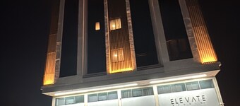 Cozy 1-bedroom condo with WiFi, AC in lovely Ajman