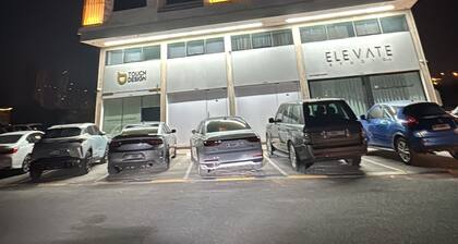 Cozy 1-bedroom condo with WiFi, AC in lovely Ajman