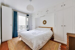2 chambres, bureau, accès Internet, draps fournis