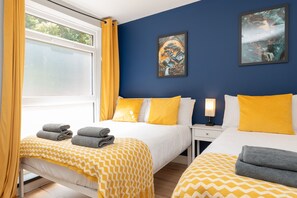 4 bedrooms, iron/ironing board, free WiFi, bed sheets - Open Mind Property - 4 Bedroom Flat & FREE parking (Bournemouth, Christchurch and Poole)