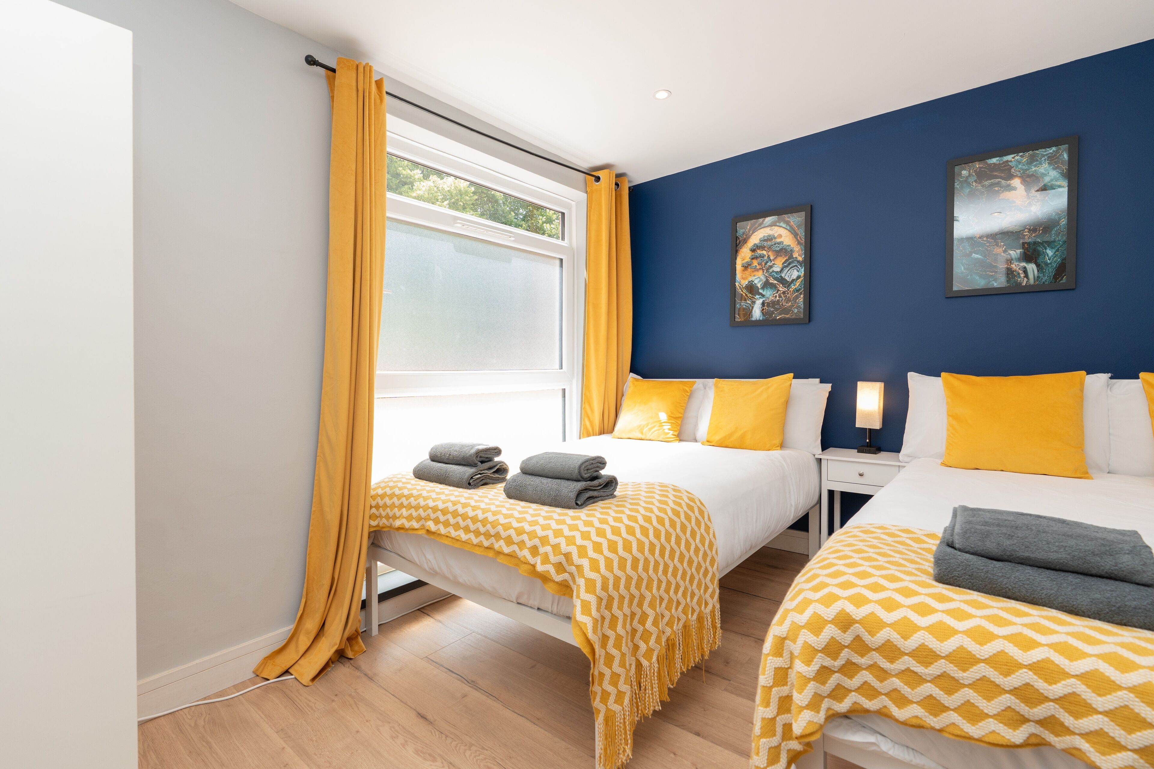 4 室のベッドルーム、アイロン / アイロン台、WiFi (無料)、ベッドシーツ