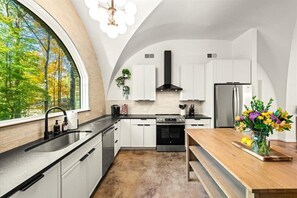Fridge, microwave, oven, stovetop - K-Town's Hobbit House - High Class, Underground (Knoxville)