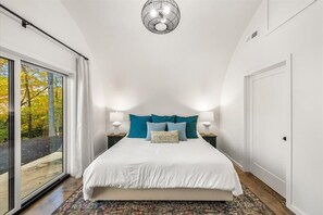 4 bedrooms, iron/ironing board, travel cot, free WiFi