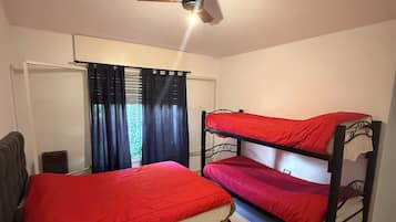4 bedrooms, WiFi, bed sheets