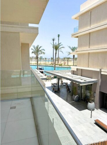 Elegant 2-BR  Marina Marassi