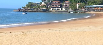 Seasonal Rental-Mangaratiba-4 Bedroom House with Air-Wi-Fi-Sítio Bom Condominium.